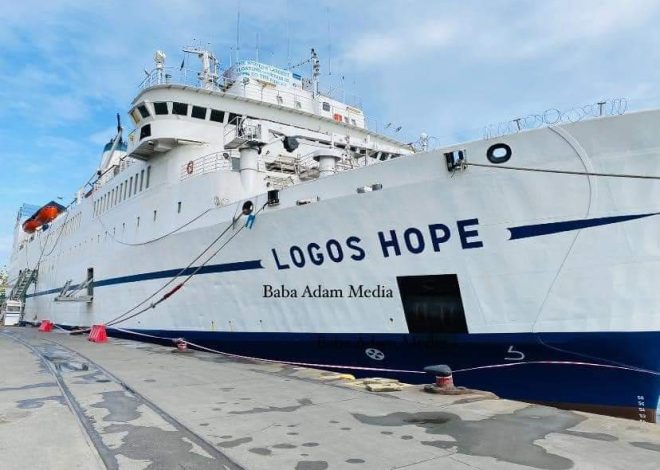 Logos Hope Arrives in Takoradi